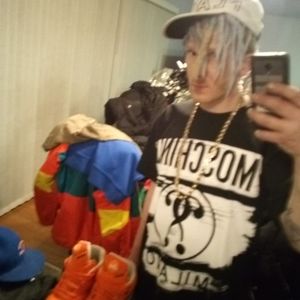 Meet your Posher, Mikel